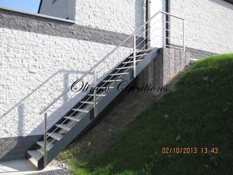 Escalier extérieur marches alu