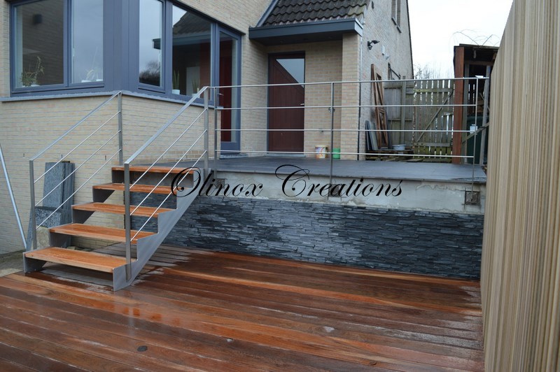 Escalier Exterieur Pour Un Acces Au Jardin Ou Terrasse