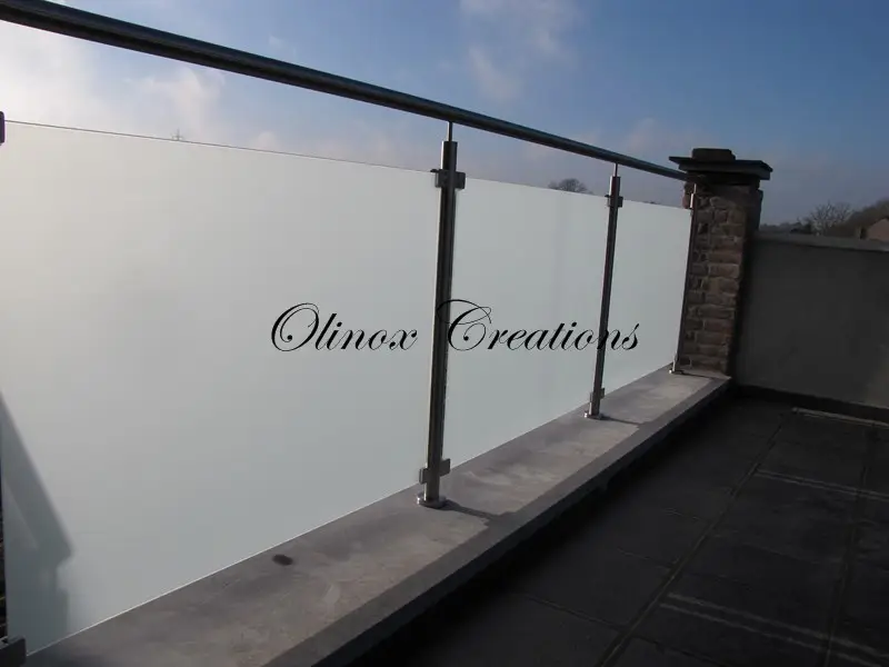 Ext&eacute;rieur garde corps inox et verre opalin www.olinox-creations.com