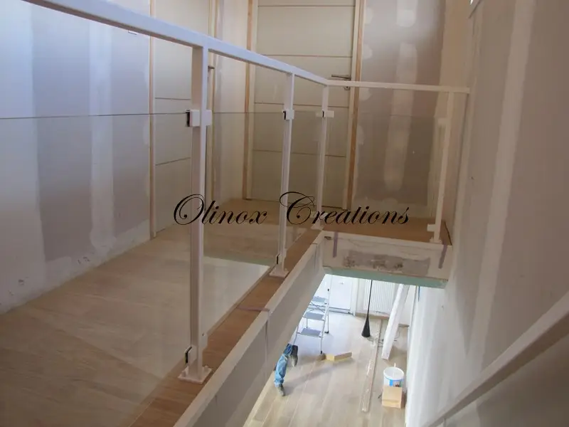 Garde corps int&eacute;rieur m&eacute;tal et verre transparent