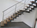 Escalier inox avec marche en bois