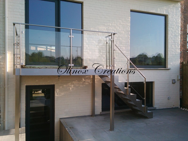 Structure inox brossé escalier et palier avec garde corps inox
